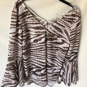 ALBERTO MAKALI  NEW YORK PARIS WOMEN TOP BELL SLEEVE DEEP V NECK EYELET NWOT